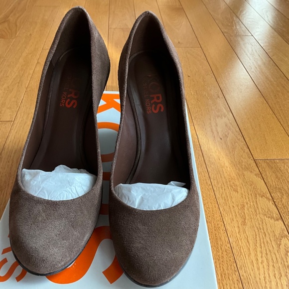 KORS Michael Kors Women’s Dress Wedges Tan/Brown size 8 - Picture 6 of 6